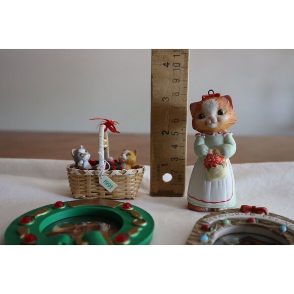 Lot Of 5 Hallmark Cat Kitty Feline Ornaments Picture Frame Sail Boat Basket - Picture 7 of 15